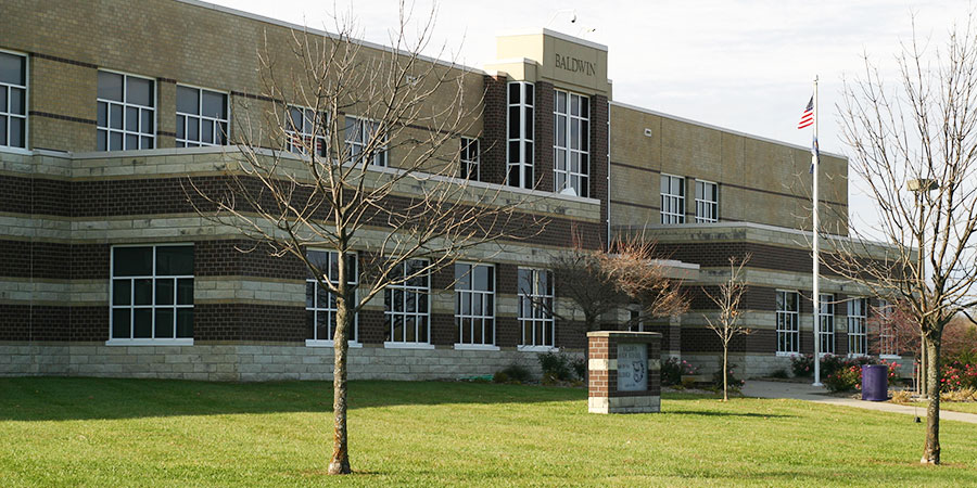 Picture of Baldwin High School front entrance