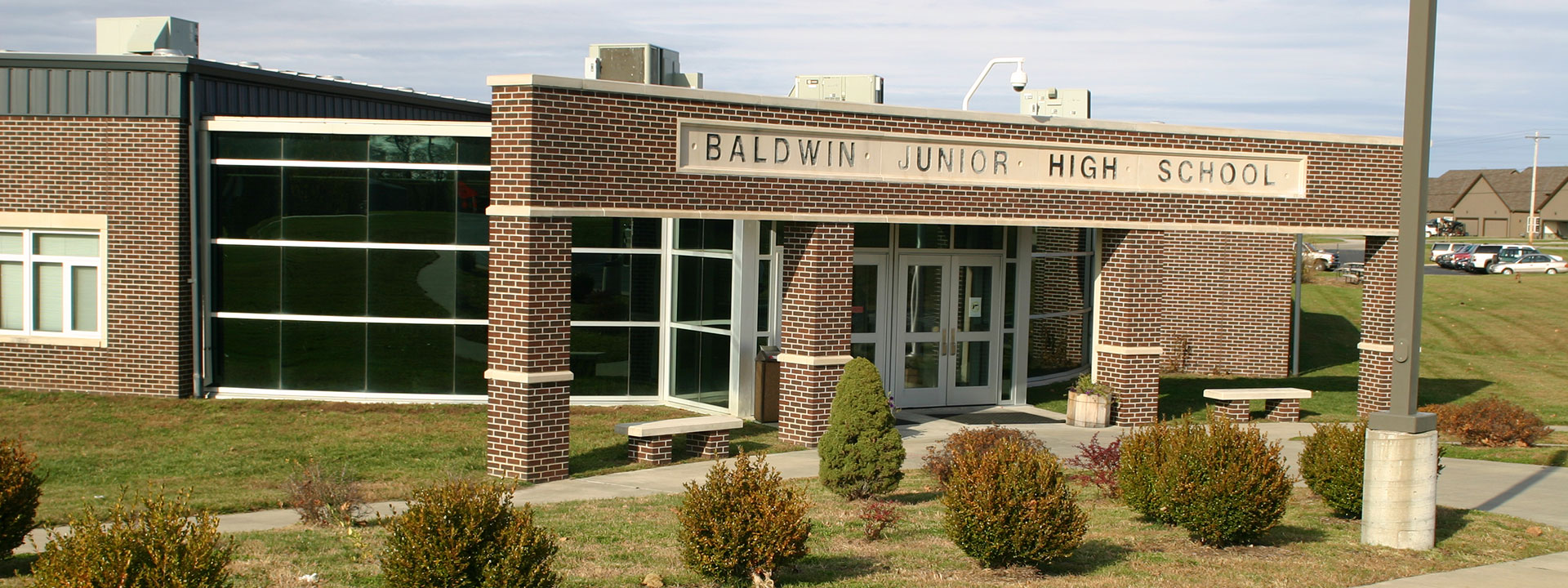 Photo of the Baldwin Junior HIgh School building exterior